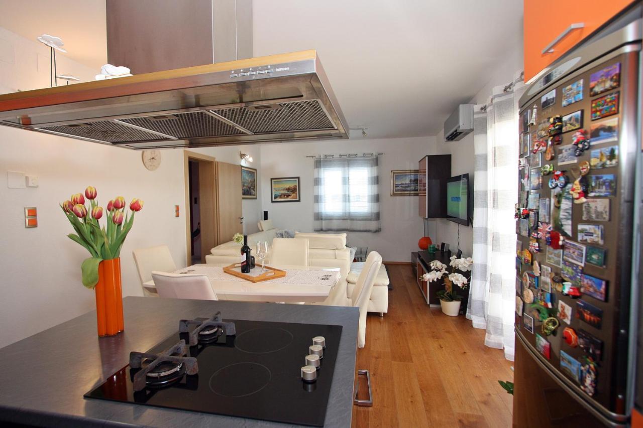 Apartment Petra Supetar Extérieur photo